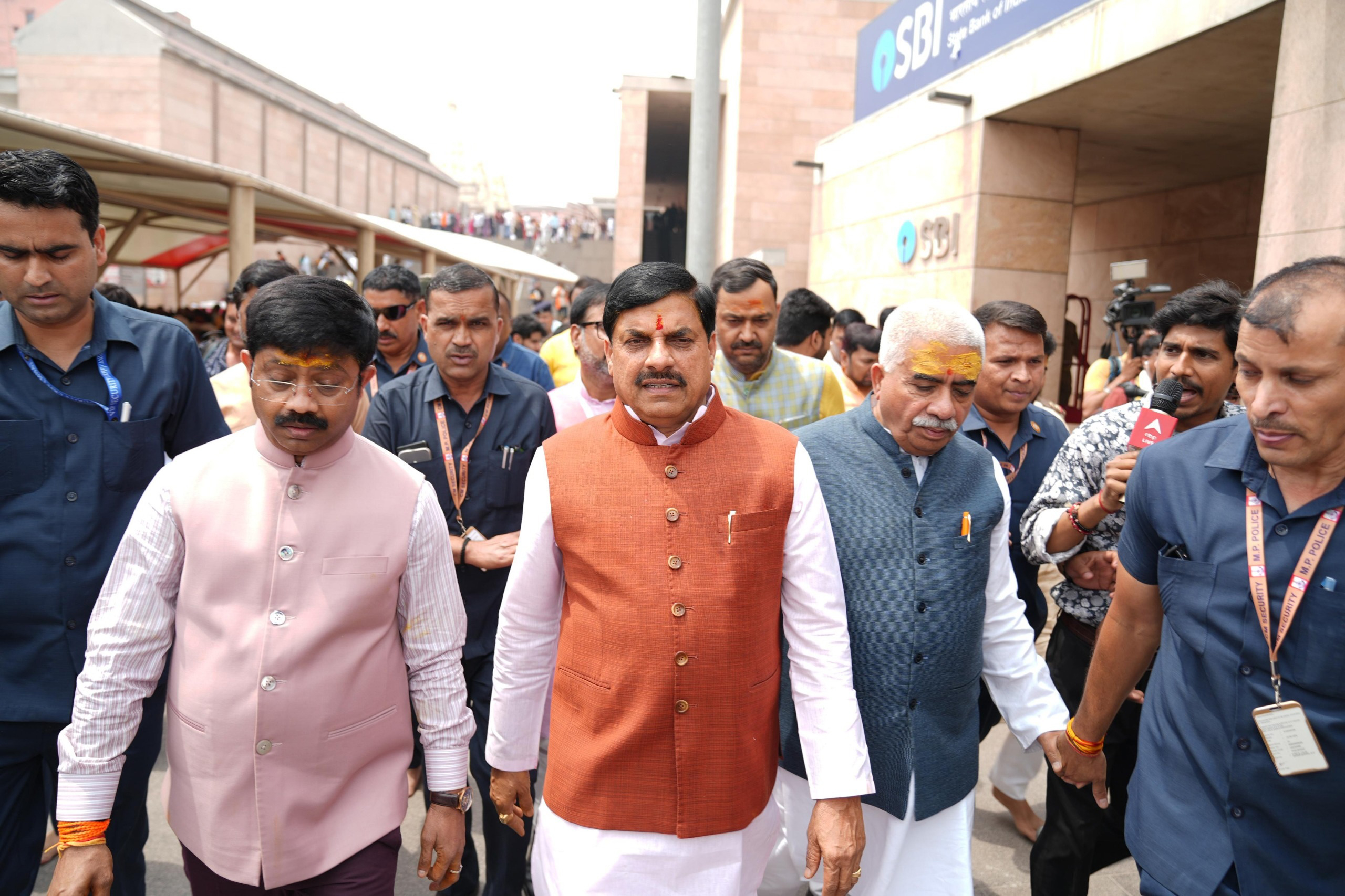 Read more about the article काशी से महाकाल तक ‘विरासत के साथ विकास’ का विजन: CM मोहन यादव ने वाराणसी में देखा मॉडल, सिंहस्थ-2028 के लिए बनेगा रोडमैप; काशी-महाकाल के बीच होगा MOU