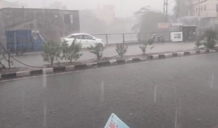 MP में मौसम का यू-टर्न: 42 जिलों में बारिश-आंधी, 12 जिलों में ओले; फसलों को नुकसान