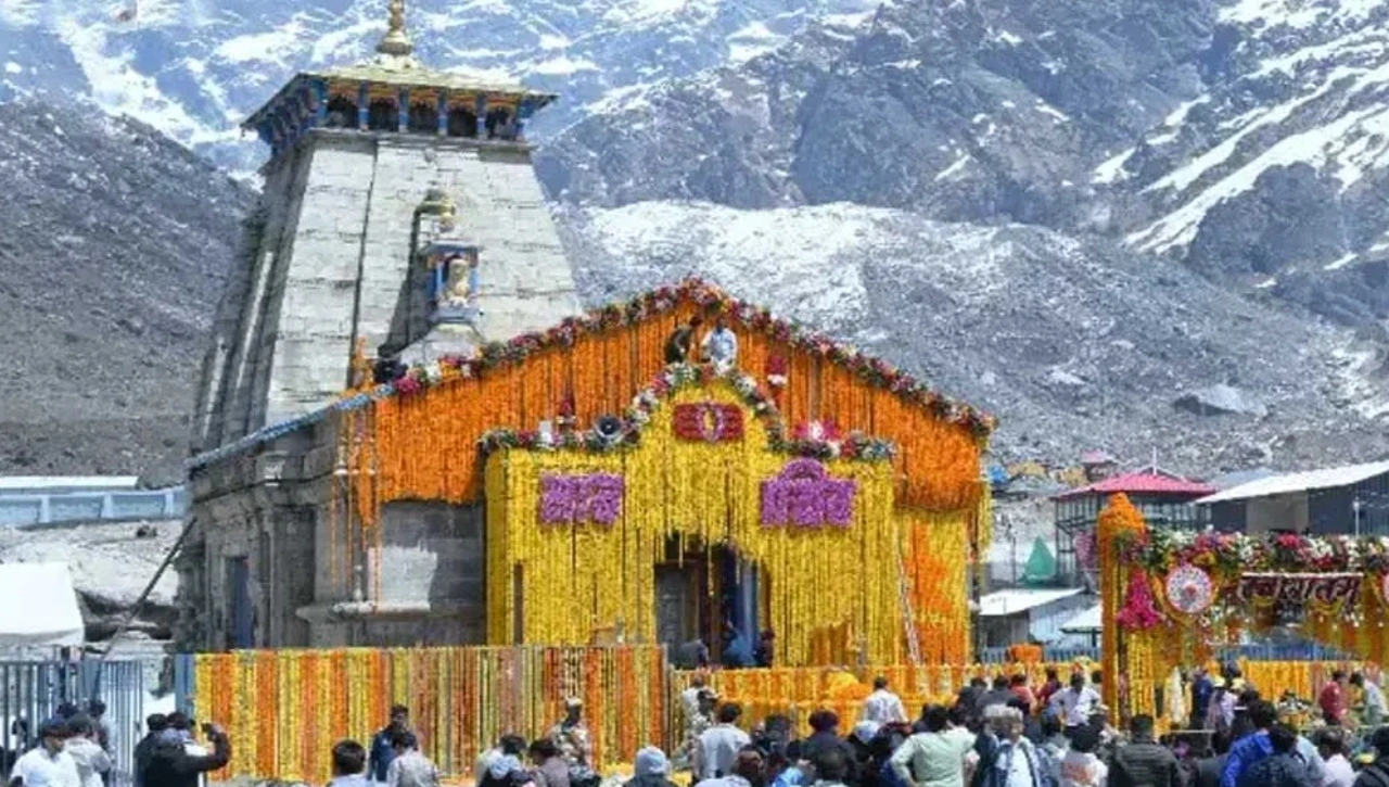 You are currently viewing केदारनाथ धाम के खुले कपाट, भक्तों का उमड़ा हुजूम, CM धामी भी पहुंचे