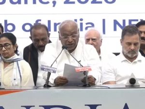 Read more about the article SIR विवाद पर 23 विपक्षी दलों ने CJI को भेजा संयुक्त पत्र: DMK समेत कई दलों ने कहा- प्रक्रिया मनमानी, लोकतंत्र और मतदान अधिकार पर खतरा