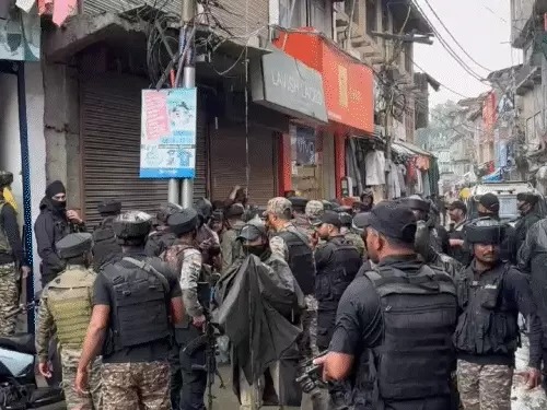 Read more about the article अनंतनाग में आतंकियों की फायरिंग, पुलिस हेड कॉन्स्टेबल शहीद: अमरनाथ यात्रा सुरक्षा ड्यूटी के दौरान हमला, TRF ने ली जिम्मेदारी