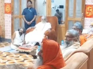 Read more about the article राम मंदिर ट्रस्ट में बड़ा बदलाव: 9 संतों की धार्मिक समिति गठित, प्रवक्ता की होगी नियुक्ति; महासचिव और CEO के फैसले पर अभी मंथन जारी