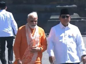 Read more about the article इंडोनेशिया के ऐतिहासिक प्रम्बानन मंदिर पहुंचे पीएम मोदी, शिव से जुड़ाव का किया जिक्र; भारत-इंडोनेशिया के बीच बड़ा रक्षा समझौता