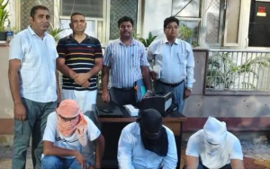 Read more about the article दिल्ली में फर्जी 10वीं-12वीं की मार्कशीट तैयार करने वाले रैकेट का खुलासा, पुलिस ने तीन लोगों को किया गिरफ्तार