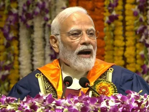 Read more about the article दिल्ली-IIT में मोदी बोले- सिर्फ सवाल मत पूछिए, समाधान भी खोजें: अगले 35 साल आपका काम बनेगा विकसित भारत की नींव