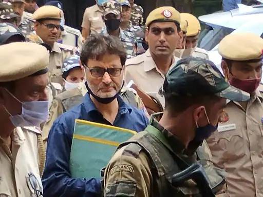 You are currently viewing सरला भट हत्याकांड में यासीन मलिक का हलफनामा: केस लड़ने से इनकार, अदालत से मांगी मौत की सजा